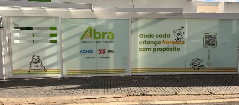 Escola Abra - História